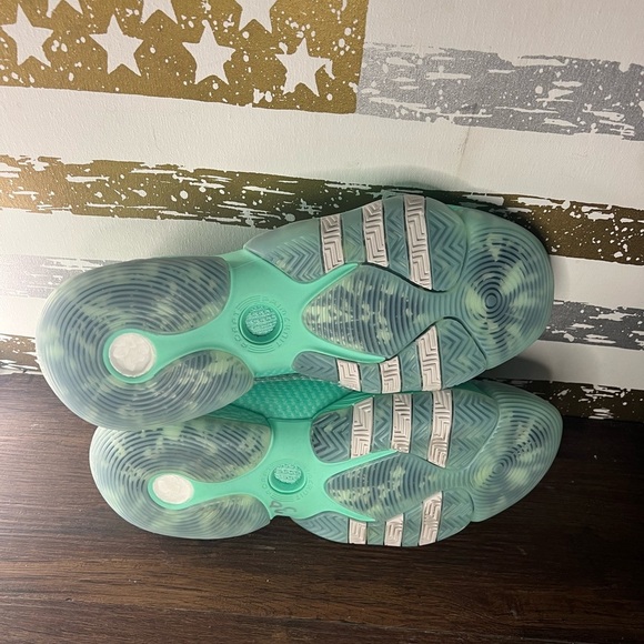 Adidas Trae Young 2 - Picture 8 of 9